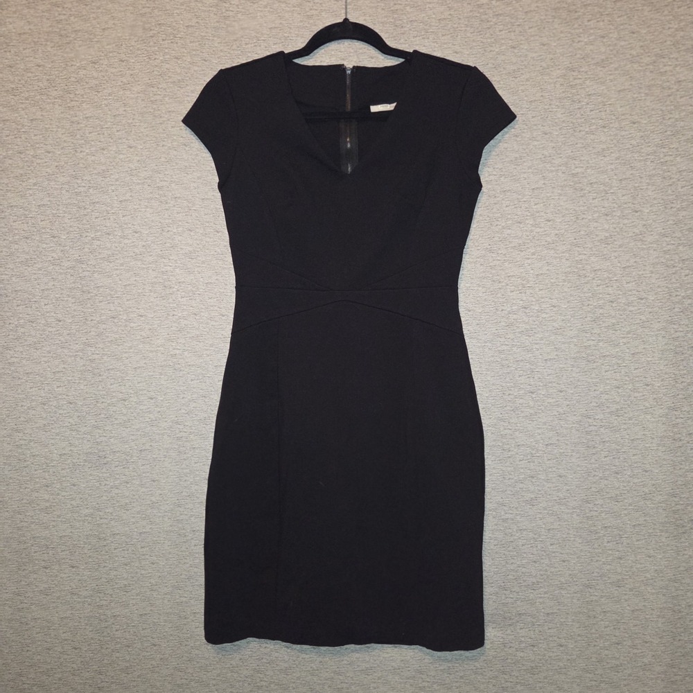 Halogen Black Sz 4 Short Sleeve V-Neck Career Workwear Party Little Black Dress